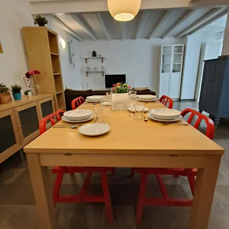 Robles-mercado アパート